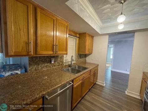 8241 SW 9th Street North Lauderdale FL 33068