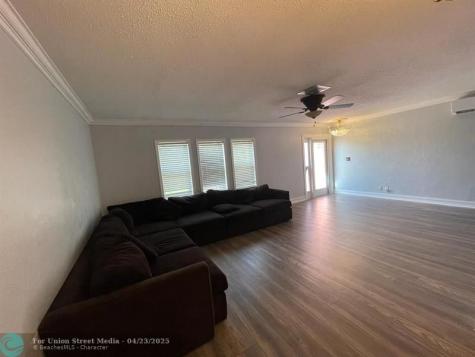 8241 SW 9th Street North Lauderdale FL 33068