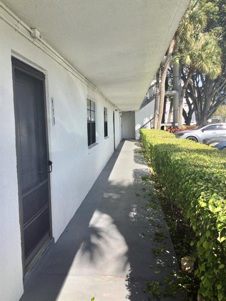 9233 SW 8th Street Boca Raton FL 33428