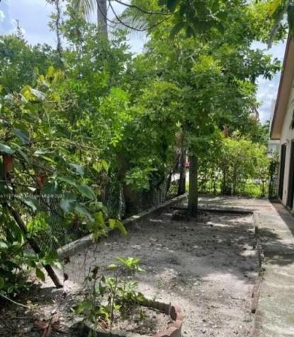 739 Holly Street North Lauderdale FL 33068