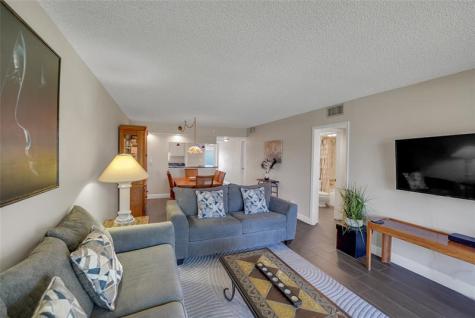 8980 S Hollybrook Boulevard Pembroke Pines FL 33025