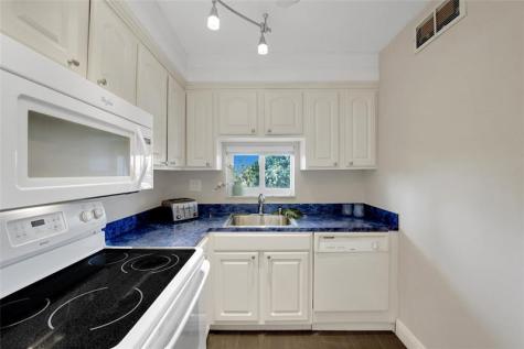 8980 S Hollybrook Boulevard Pembroke Pines FL 33025