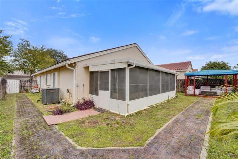 4966 SW 33rd Terrace Hollywood FL 33312