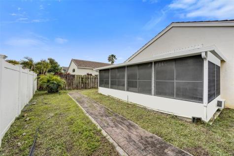 4966 SW 33rd Terrace Hollywood FL 33312