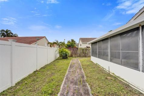 4966 SW 33rd Terrace Hollywood FL 33312