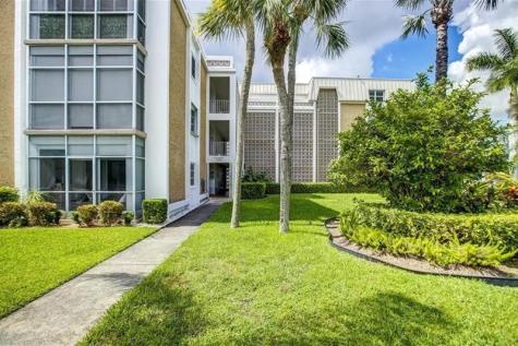 2990 NE 16th Avenue Oakland Park FL 33334