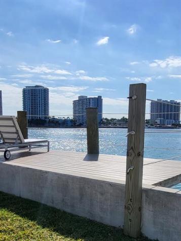 2250 Bay Drive Miami Beach FL 33141