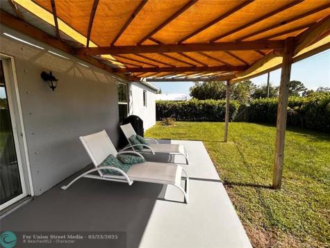 1522 SE Flintlock Road Saint Lucie West FL 34952