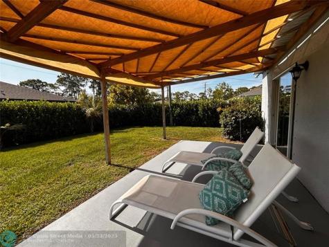 1522 SE Flintlock Road Saint Lucie West FL 34952
