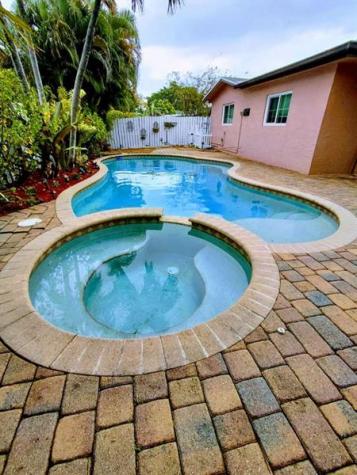 313 SE 4th Terrace Dania Beach FL 33004