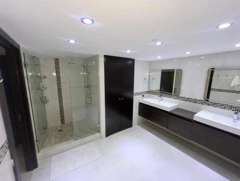 19707 Turnberry Way Miami FL 33180