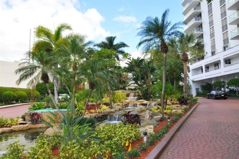 19707 Turnberry Way Miami FL 33180