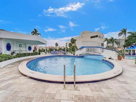19707 Turnberry Way Miami FL 33180