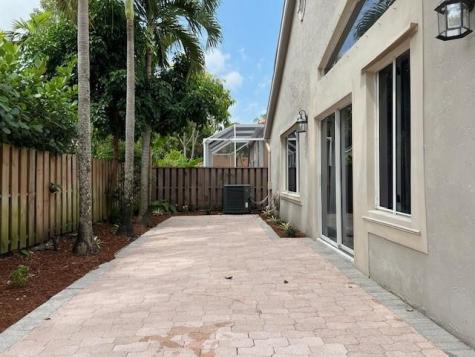 10110 NW 5th Street Plantation FL 33324