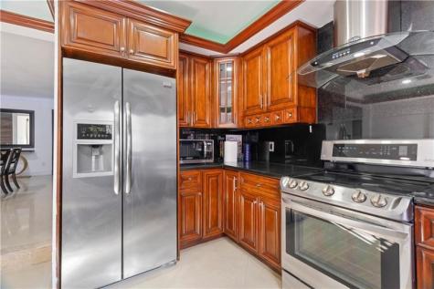 19340 NE 19 Avenue North Miami Beach FL 33179