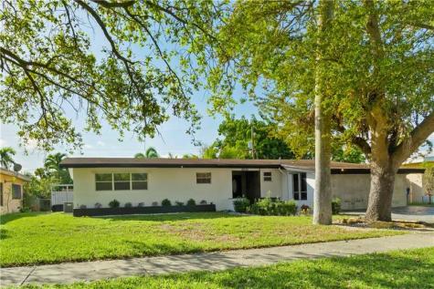 19340 NE 19 Avenue North Miami Beach FL 33179