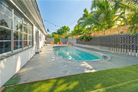 19340 NE 19 Avenue North Miami Beach FL 33179