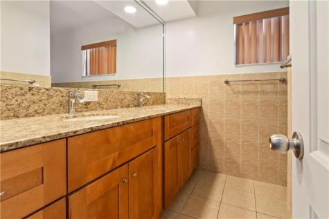 19340 NE 19 Avenue North Miami Beach FL 33179