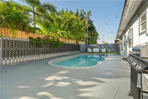 19340 NE 19 Avenue North Miami Beach FL 33179