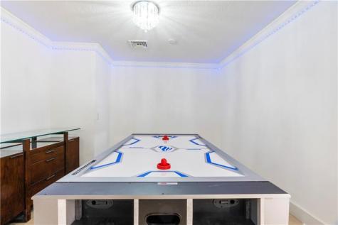 19340 NE 19 Avenue North Miami Beach FL 33179