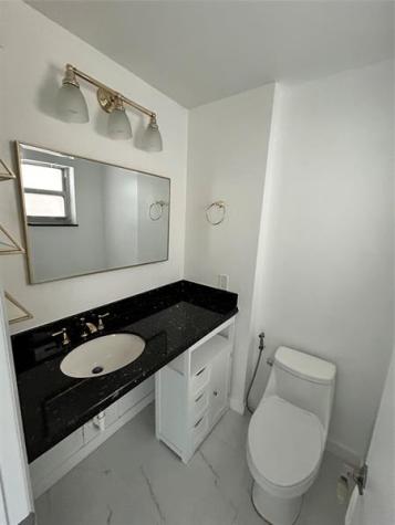 1445 Atlantic Shores Boulevard #406 Hallandale Beach FL 33009