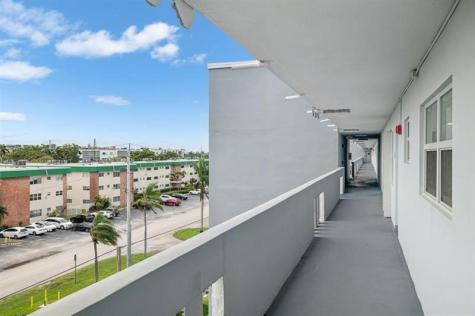 1445 Atlantic Shores Boulevard #406 Hallandale Beach FL 33009