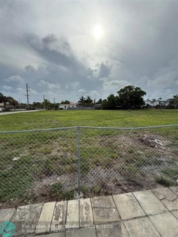 2213 Lincoln Street Hollywood FL 33020