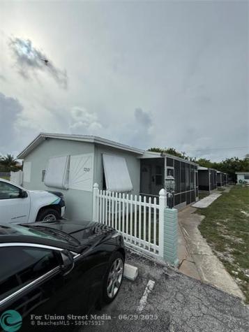 2213 Lincoln Street Hollywood FL 33020