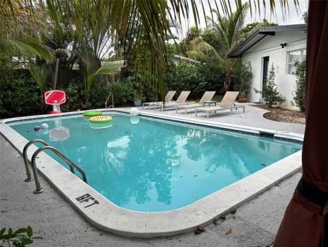 720 NE 17th Court Fort Lauderdale FL 33305