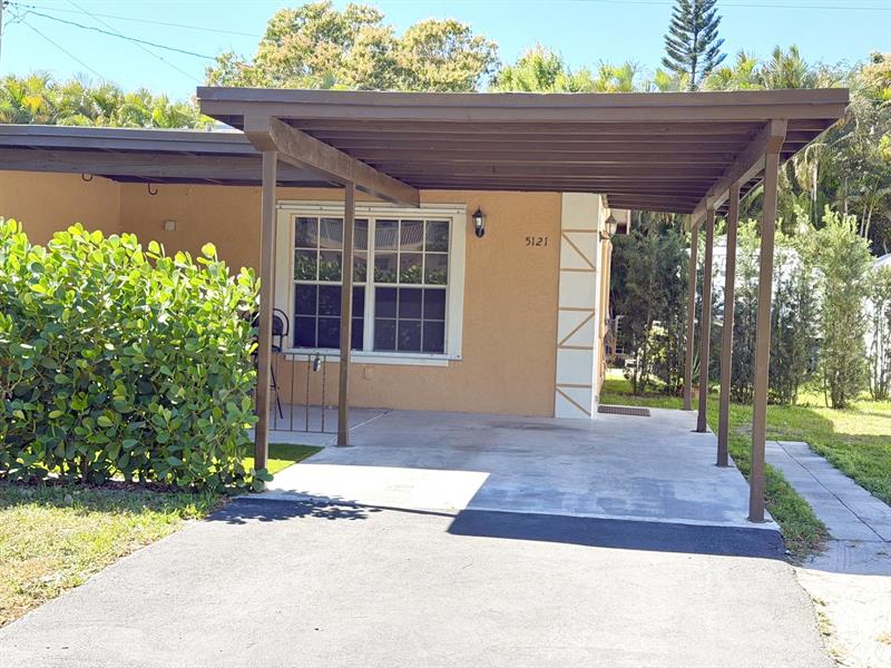 5121 SW 40th Avenue Dania Beach FL 33314