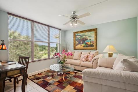3900 Oaks Clubhouse Drive Pompano Beach FL 33069