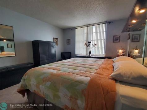 3725 S Ocean Drive Hollywood FL 33019