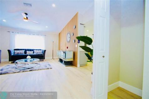 244 NW 6th Avenue Delray Beach FL 33444