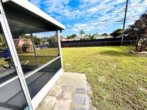 1411 NW 79th Way Pembroke Pines FL 33024
