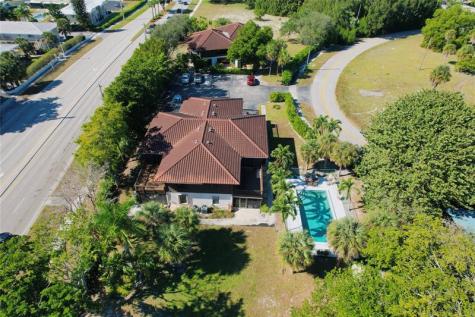 444 Pine Circle Boca Raton FL 33432