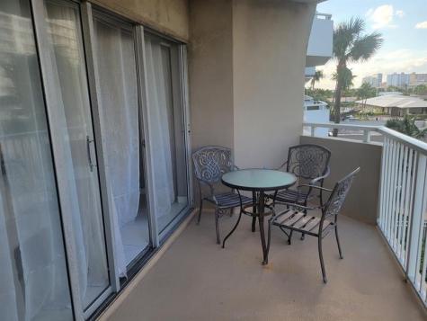 Hallandale Beach FL 33009