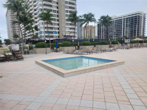 Hallandale Beach FL 33009
