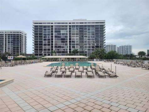 Hallandale Beach FL 33009