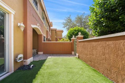 717 SW 107th Avenue Pembroke Pines FL 33025