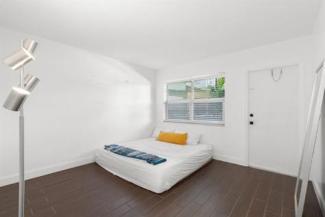 1900 NE 8th Court Fort Lauderdale FL 33304