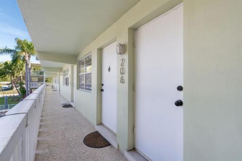 1900 NE 8th Court Fort Lauderdale FL 33304