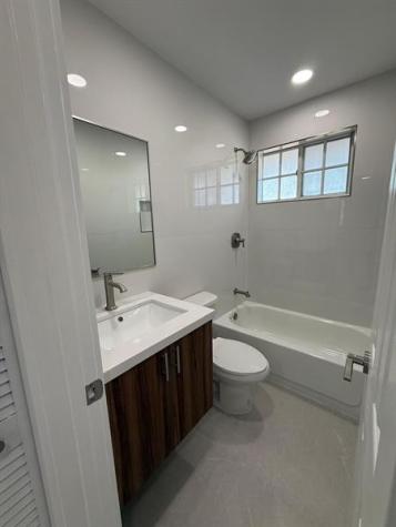 3526 W 76th Street Hialeah FL 33018