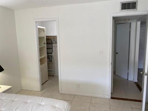 Hallandale Beach FL 33009