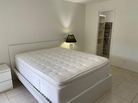 Hallandale Beach FL 33009