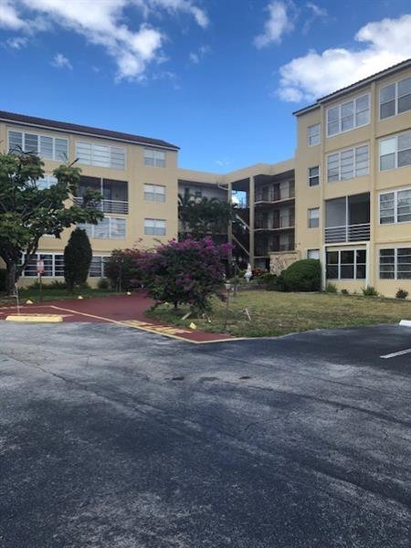 2801 Somerset Drive Lauderdale Lakes FL 33311