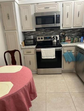 2801 Somerset Drive Lauderdale Lakes FL 33311