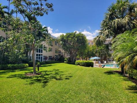 1481 S Ocean Boulevard Lauderdale By The Sea FL 33062
