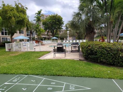 1481 S Ocean Boulevard Lauderdale By The Sea FL 33062