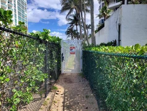1481 S Ocean Boulevard Lauderdale By The Sea FL 33062