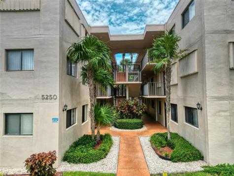 5250 Las Verdes Circle Delray Beach FL 33484